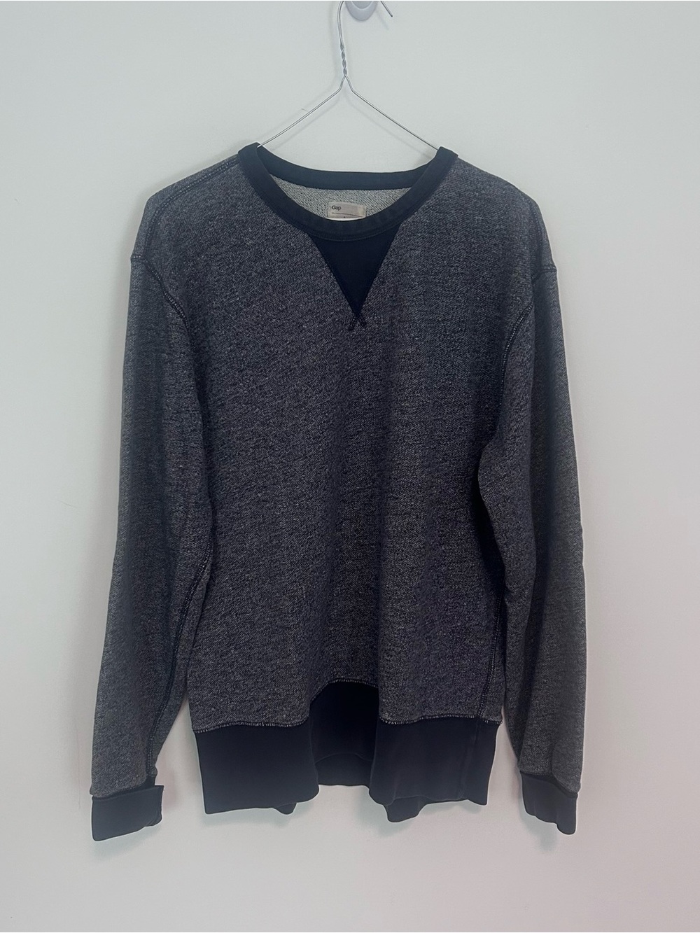 GAP Men's Charcoal and Black Crewneck Sweater